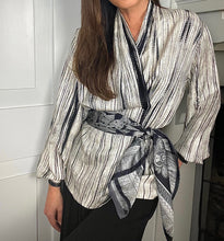 Load image into Gallery viewer, Garden Lace Scarf