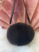 Load image into Gallery viewer, Shell Handbag