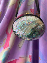 Load image into Gallery viewer, Shell Handbag