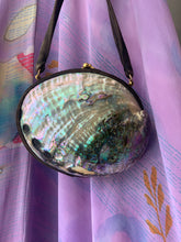 Load image into Gallery viewer, Shell Handbag