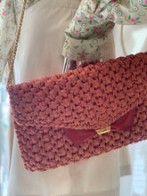 Load image into Gallery viewer, Pink Coral Woven Rafia Handbag
